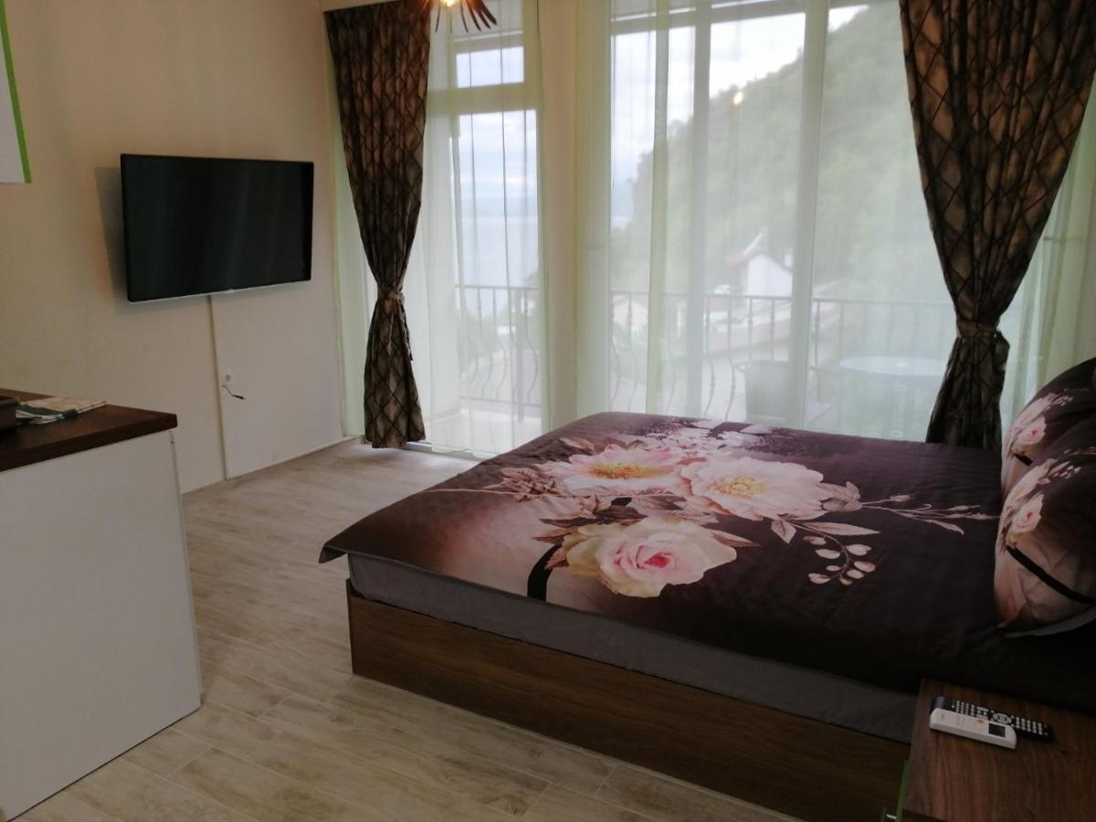 Villa Eros Apartments 2 ストルガ エクステリア 写真